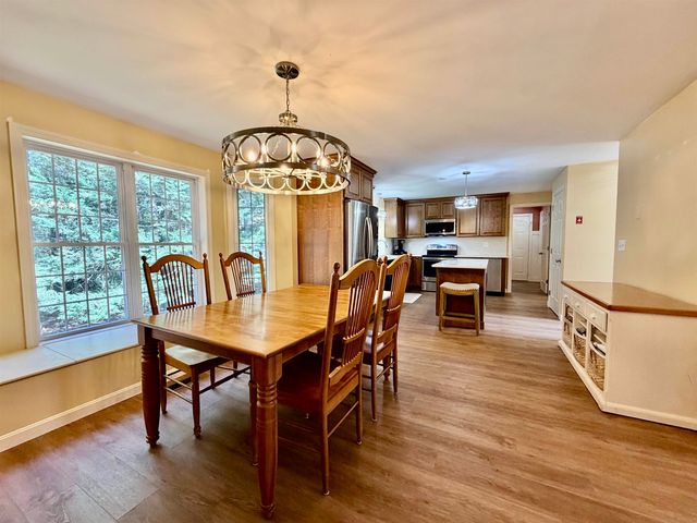 35 Cherrywood Drive, Dover, NH 03820