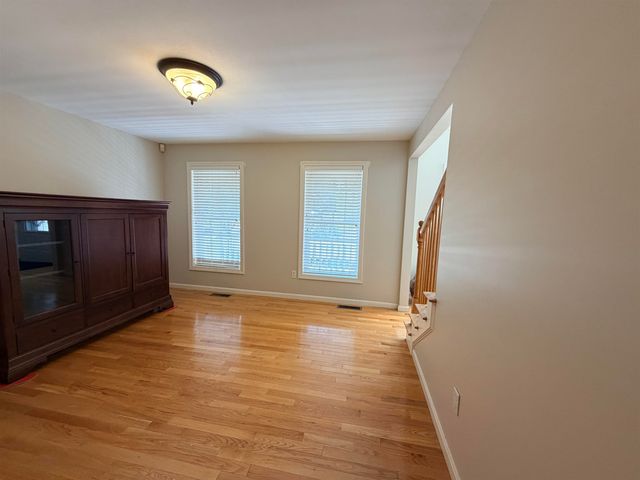 35 Cherrywood Drive, Dover, NH 03820