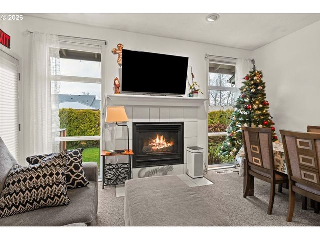 1923 WAYMIRE St, Salem, OR 97304