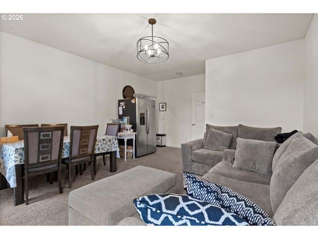 1923 WAYMIRE St, Salem, OR 97304