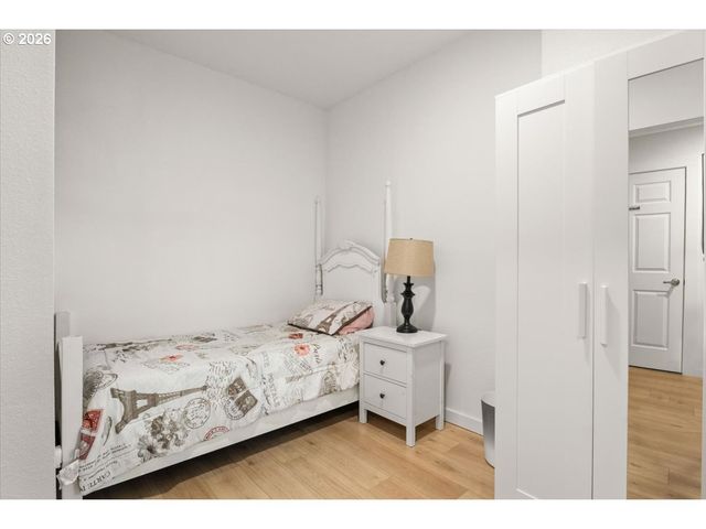 1923 WAYMIRE St, Salem, OR 97304