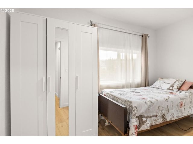 1923 WAYMIRE St, Salem, OR 97304