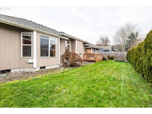 1923 WAYMIRE St, Salem, OR 97304