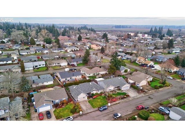 1923 WAYMIRE St, Salem, OR 97304