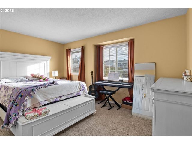 1923 WAYMIRE St, Salem, OR 97304