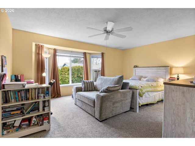 1923 WAYMIRE St, Salem, OR 97304