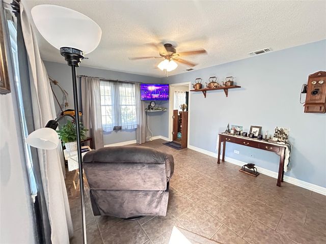 846 Davis Street S, Sulphur Springs, TX 75482