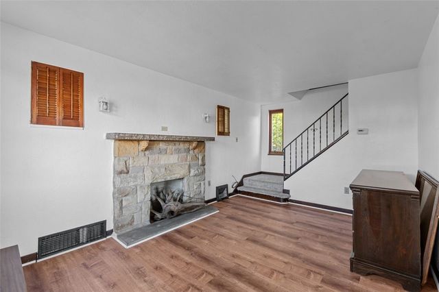 302 Wainwright Ave, Brentwood, PA 15227