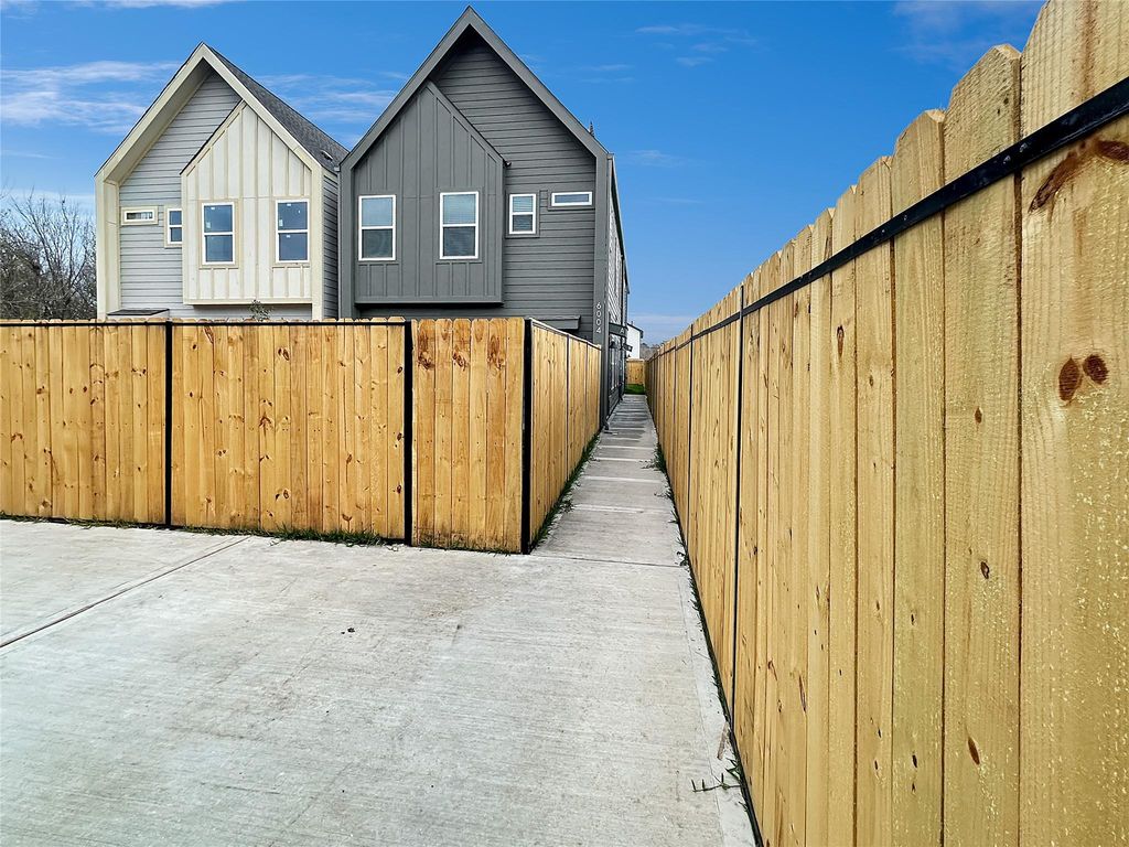 6004 Bacher Street A, Houston, TX 77028