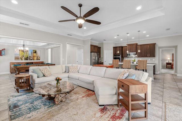 51 Midway Park Dr, St Augustine, FL 32084