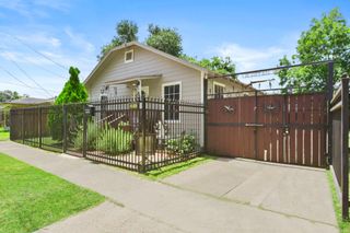 315 E Adoue Street, Baytown, TX 77520