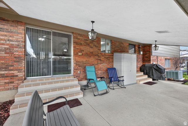 2259 W 4525 S, Roy, UT 84067