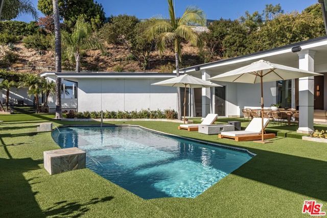 560 Chalette Drive, Beverly Hills, CA 90210