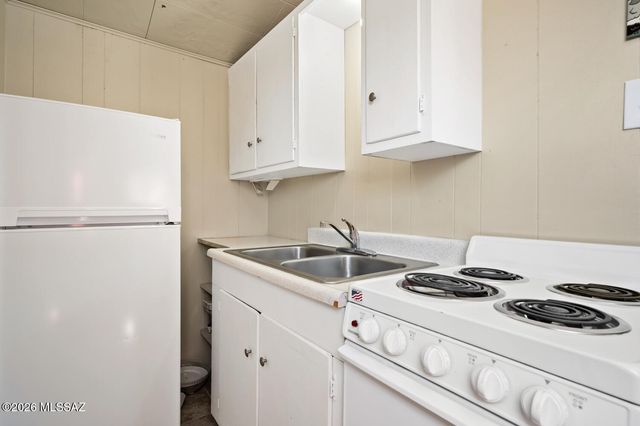 3202 E Pima Street, Tucson, AZ 85716