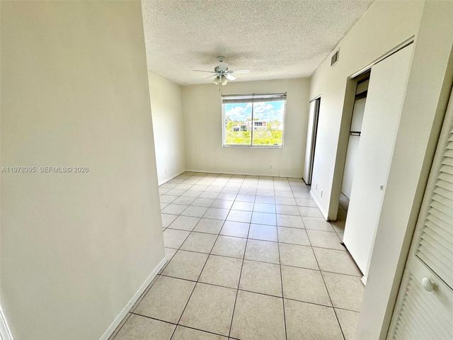 44 Key West Ct 44, Weston, FL 33326