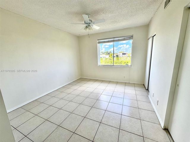 44 Key West Ct 44, Weston, FL 33326