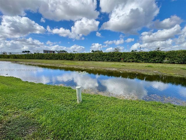 44 Key West Ct 44, Weston, FL 33326