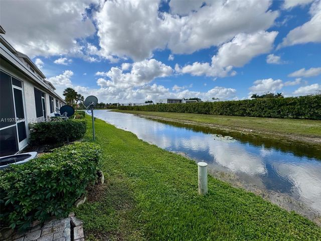 44 Key West Ct 44, Weston, FL 33326