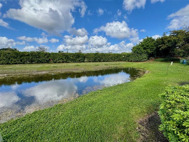 44 Key West Ct 44, Weston, FL 33326