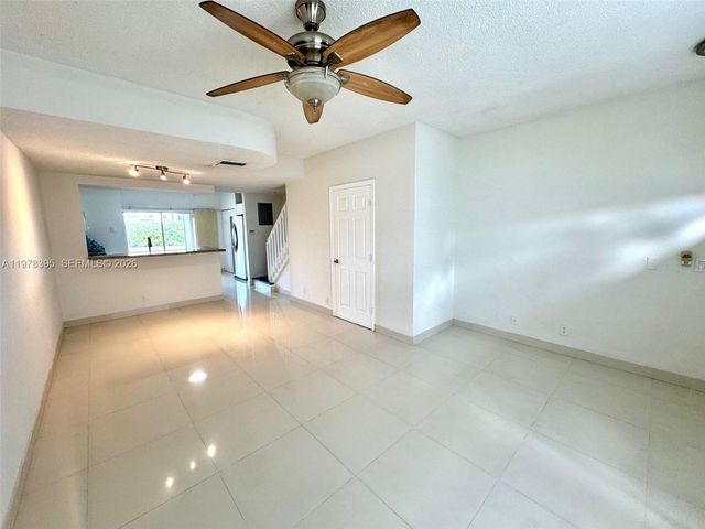 44 Key West Ct 44, Weston, FL 33326