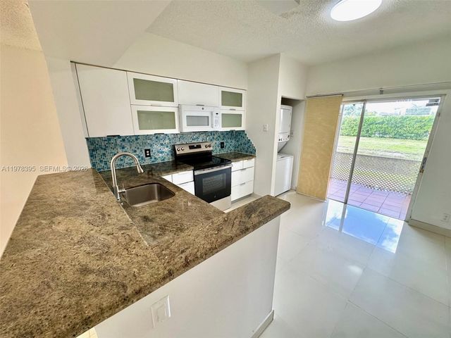 44 Key West Ct 44, Weston, FL 33326