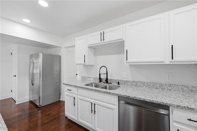 800 Valentine Road, Kansas City, MO 64111