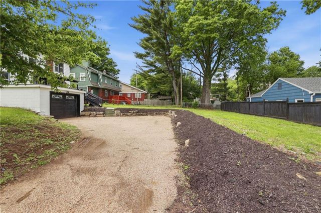 800 Valentine Road, Kansas City, MO 64111