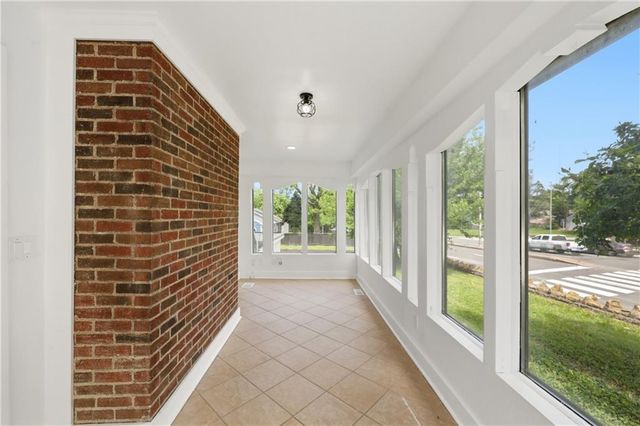 800 Valentine Road, Kansas City, MO 64111