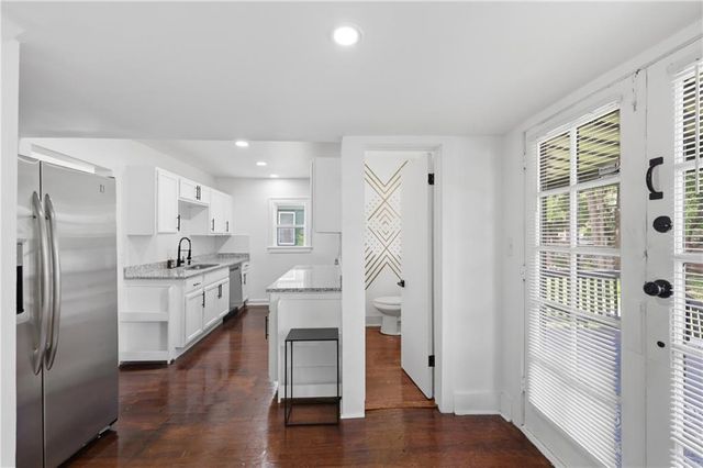 800 Valentine Road, Kansas City, MO 64111