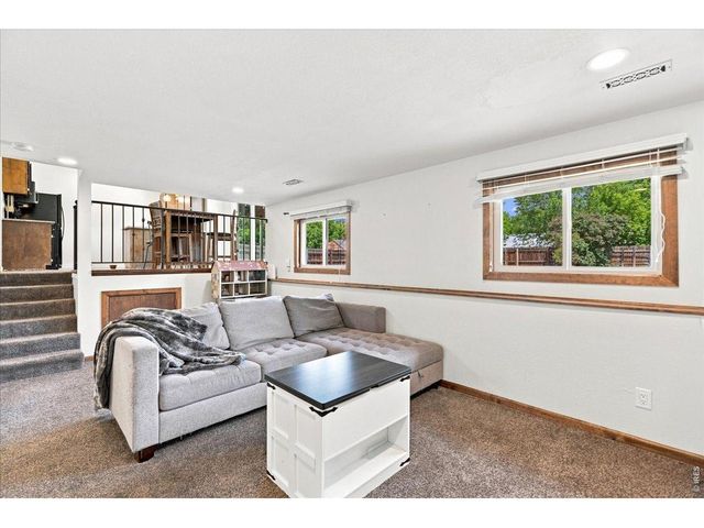 343 Hawthorn Dr, Loveland, CO 80538
