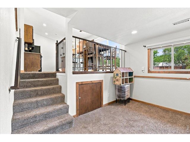 343 Hawthorn Dr, Loveland, CO 80538