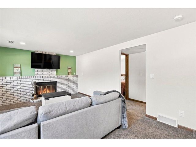 343 Hawthorn Dr, Loveland, CO 80538
