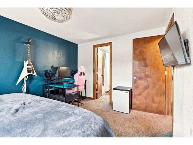 343 Hawthorn Dr, Loveland, CO 80538