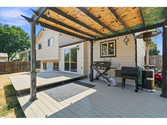 343 Hawthorn Dr, Loveland, CO 80538