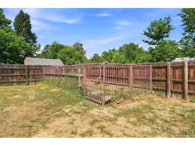 343 Hawthorn Dr, Loveland, CO 80538