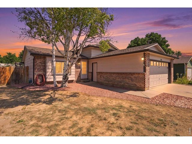 343 Hawthorn Dr, Loveland, CO 80538