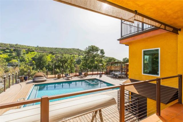 9336 Wayside Drive, Sunland, CA 91040