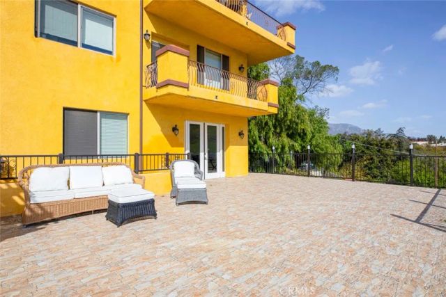 9336 Wayside Drive, Sunland, CA 91040