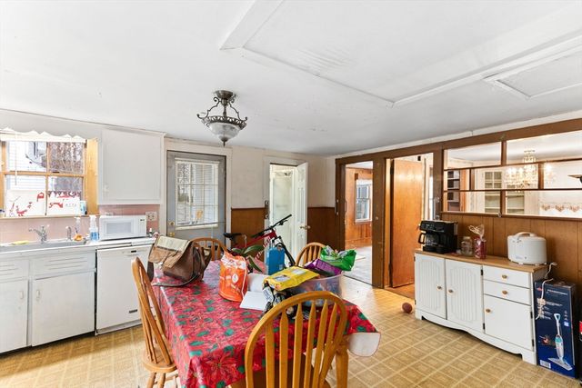 5 Jenny Lind St, Easton, MA 02356