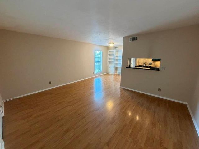 2425 Ashdale DR 43, Austin, TX 78757