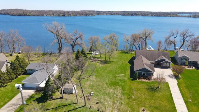 4539 141st Avenue NE, New London Twp, MN 56288