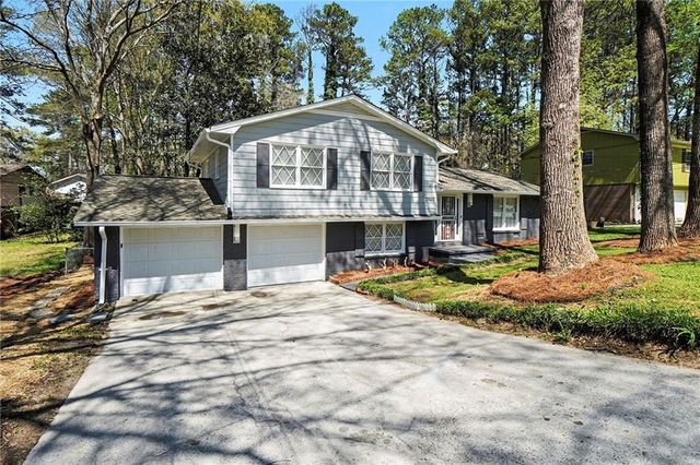 3960 Wedgefield Circle, Decatur, GA 30035