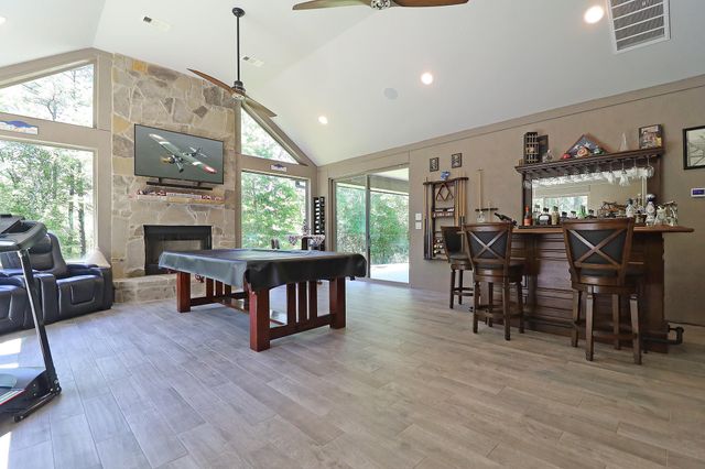 121 Red Hawk Rd Road, Huntsville, TX 77340