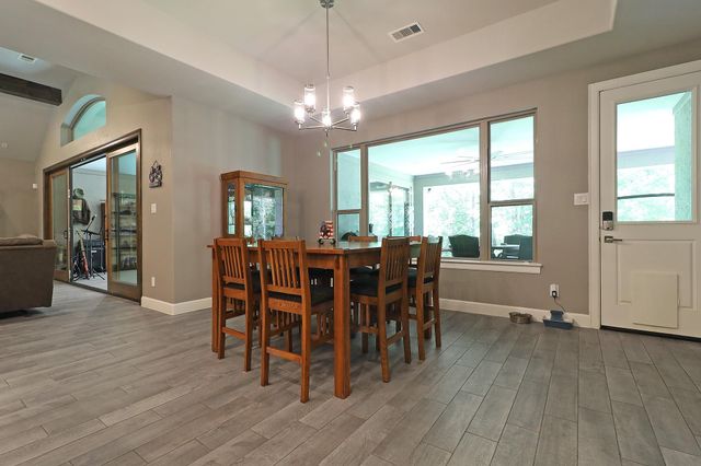 121 Red Hawk Rd Road, Huntsville, TX 77340