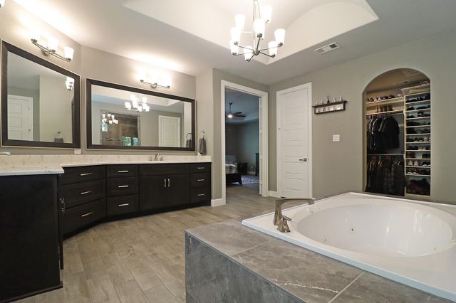 121 Red Hawk Rd Road, Huntsville, TX 77340