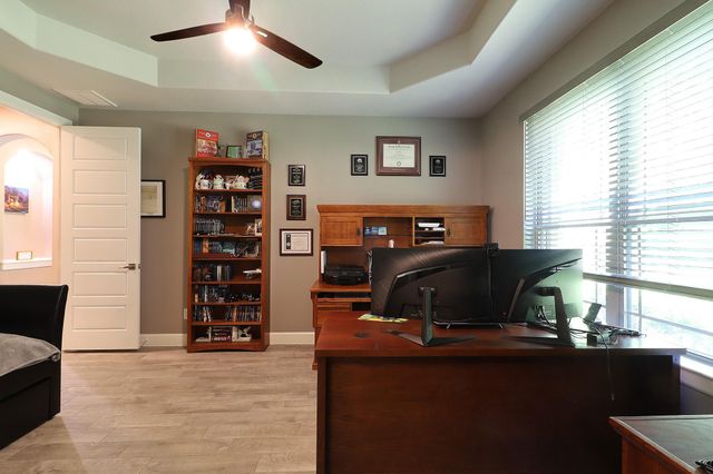 121 Red Hawk Rd Road, Huntsville, TX 77340