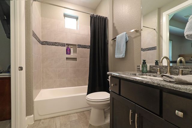 121 Red Hawk Rd Road, Huntsville, TX 77340