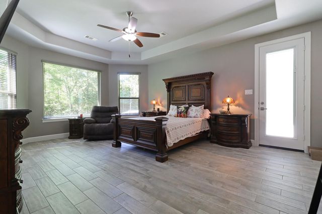 121 Red Hawk Rd Road, Huntsville, TX 77340
