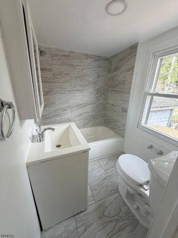 9 Lakeview Ave, Mount Olive Twp., NJ 07828