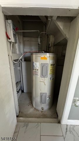 9 Lakeview Ave, Mount Olive Twp., NJ 07828